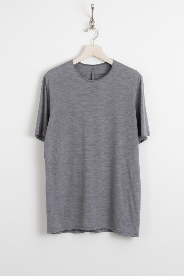 Arc'teryx Veilance, Frame SS Tee Heather Grey, Size XL Perfect Circle men's seasonal & consignment fashion shop